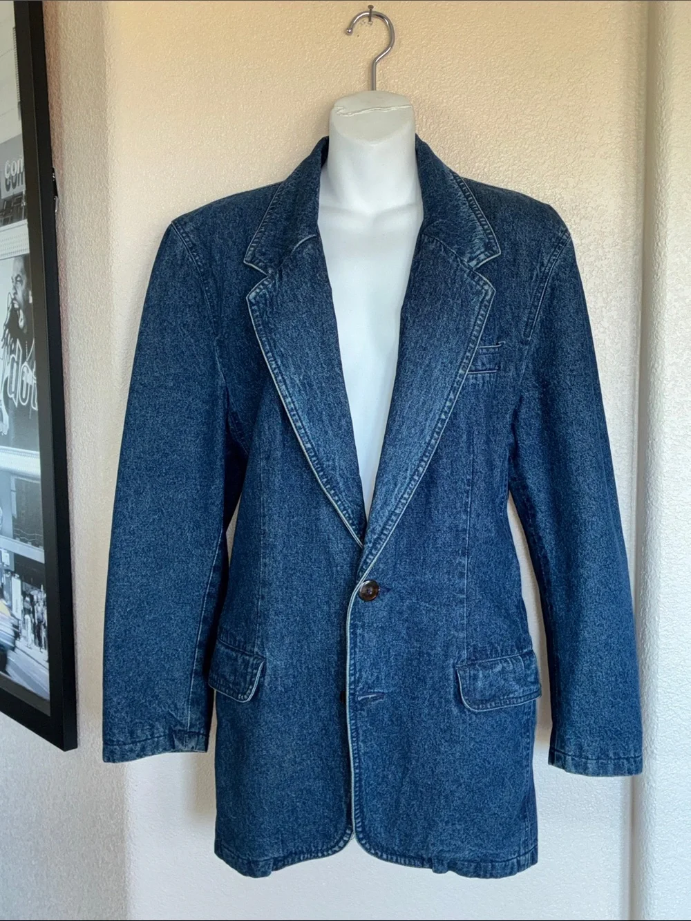 LizWear denim blazer women's 10, tailored notch lapel, button front, pockets EUC